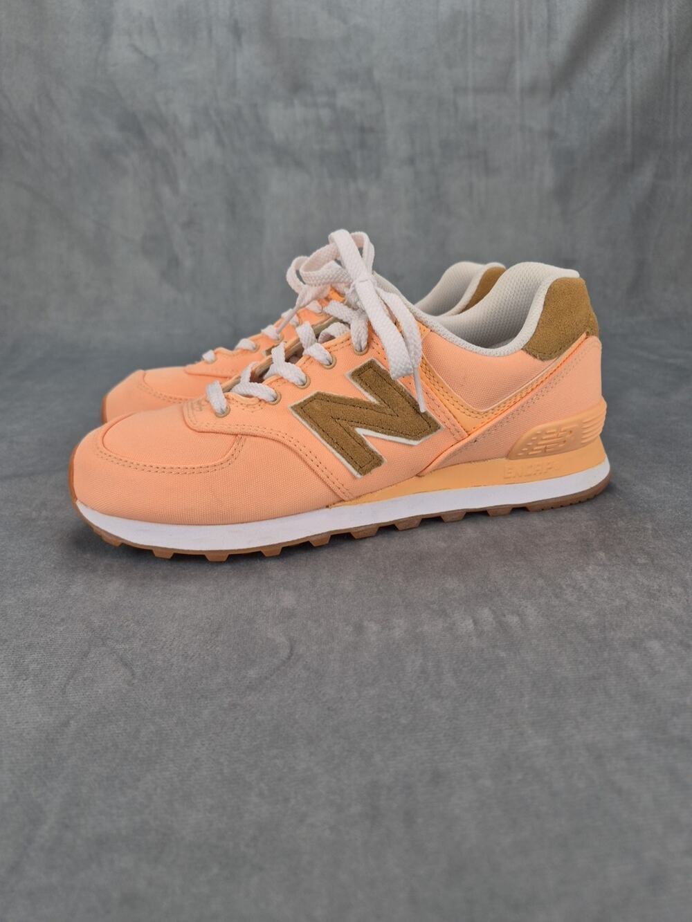 New Balance 574 WL574BK2 Light Mango Spring Peach Workwear Womens Size 9.5